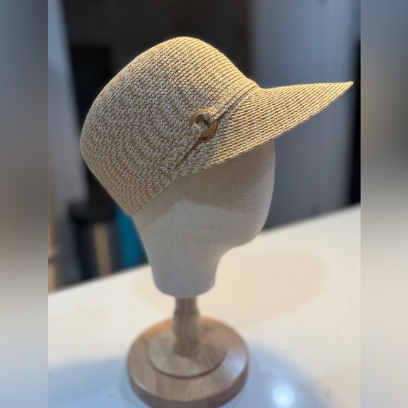 croft & barrow Accessories - Croft & Barrow Natural Beige Straw Women's Summer Beachwear Cap W/ Button Accent